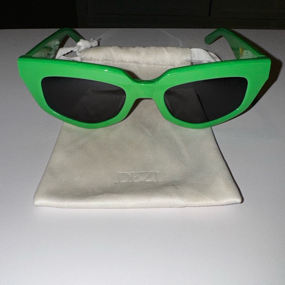 DEZI Green Sunglasses